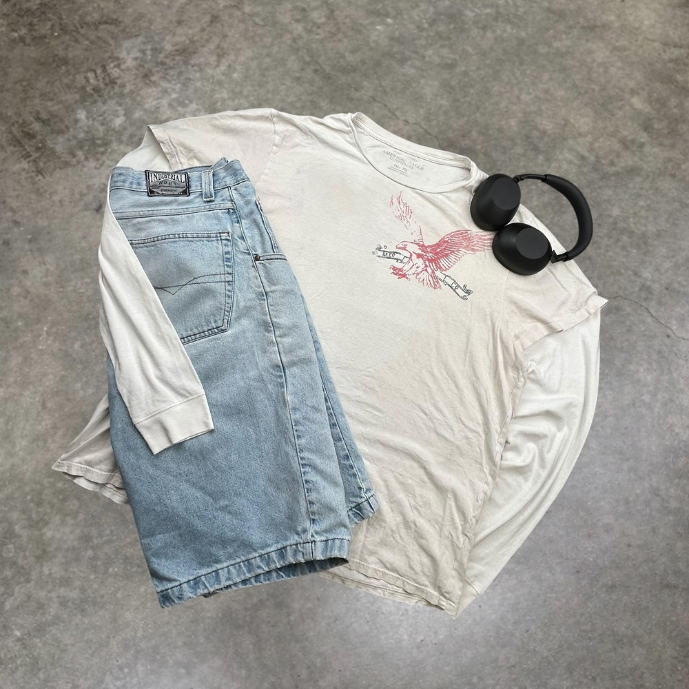 Vintage American Eagle Outfitters Graphic T-Shirt XXL Cream Y2K Eagle Defenders